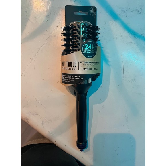 Hair Brand New Hot Tools 1 34 Round Brush W Sectioning Pik Poshmark